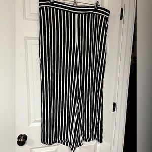 Loft Black and white wide leg striped pants in XL